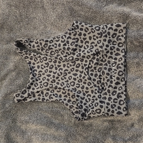 ALLFENIX Leopard Print Crop Top M - Picture 2 of 4